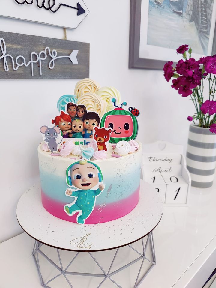 babies birthday cake