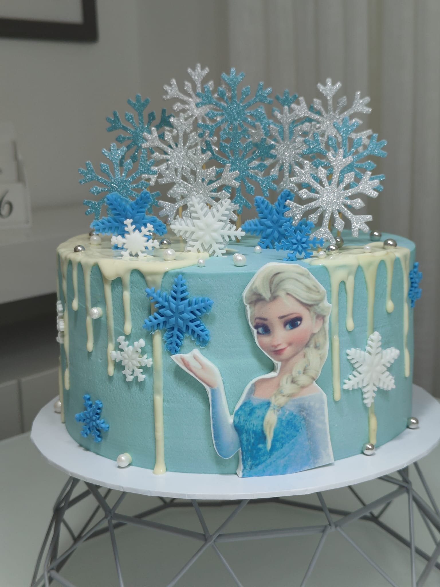 frozen birthday cake